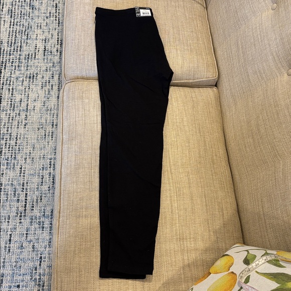 HUE Black Stretch Leggings - Picture 5 of 5